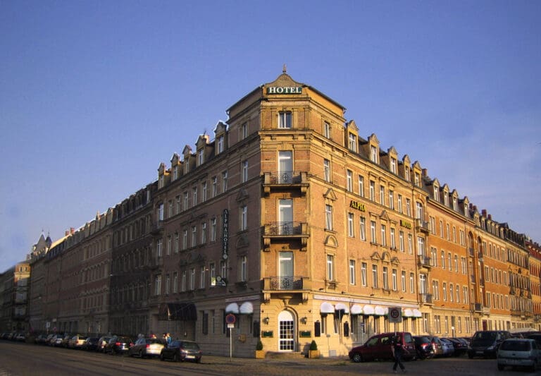 Alpha_Hotel_Ansicht_Stasse-